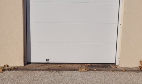 Fourniture et installation de portes sectionnelles habitat au GRAND LEMPS