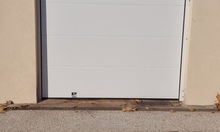 Fourniture et installation de portes sectionnelles habitat au GRAND LEMPS